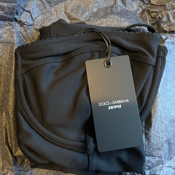 SKIMS D&G Dolce&Gabbana Onyx Black Bodysuit
Size L NWT!! - Picture 4 of 11